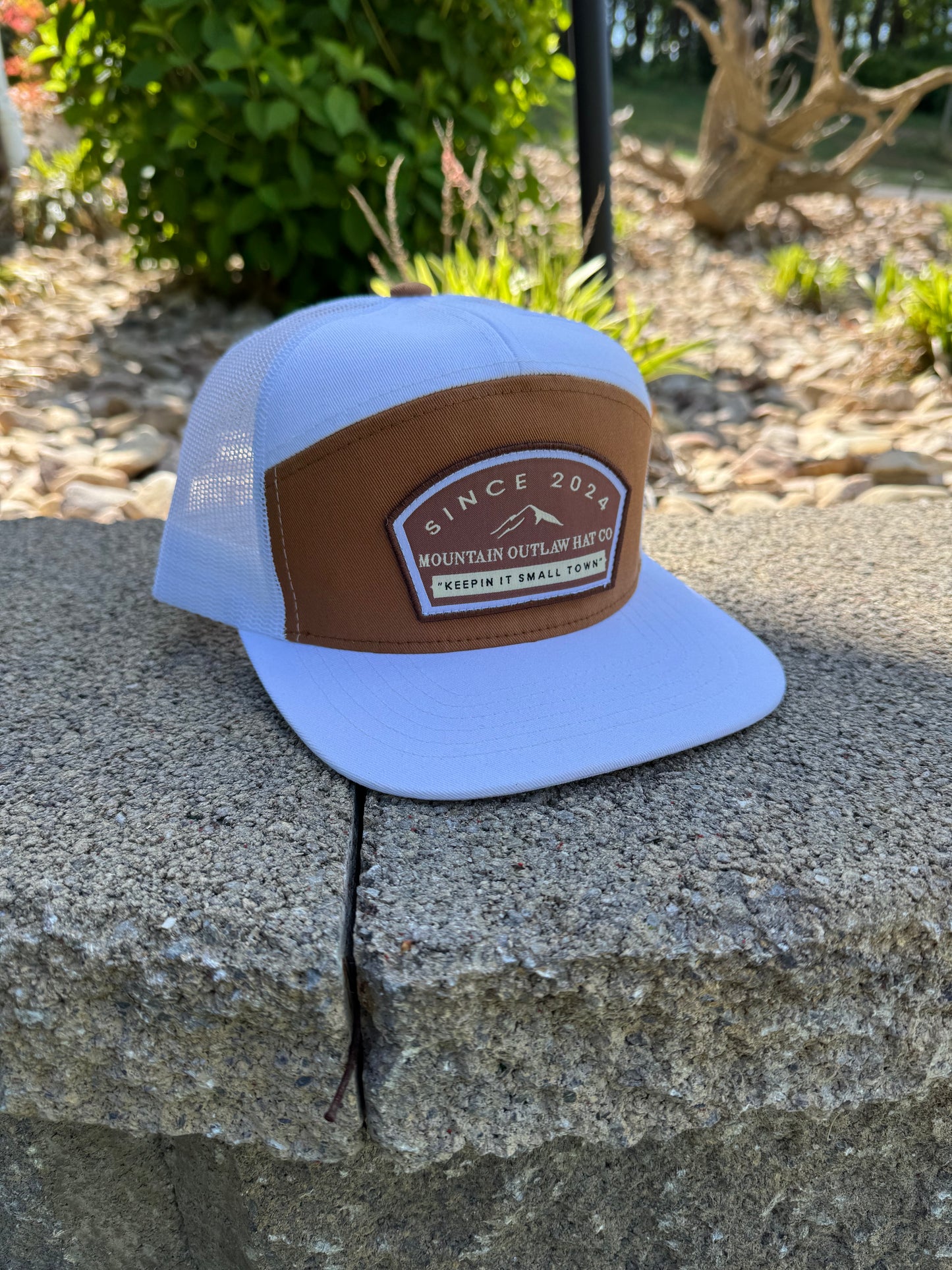 Brown/white 7 panel